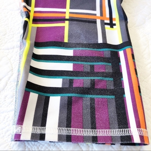Fabletics Crop Geometric Print Leggings - XS - Picture 7 of 10